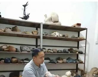 世界工艺美术网副总编莫世忠：“美猴王”木雕艺术耀中华