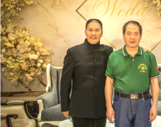 广西八一退役军人文工团副团唐国宣采访红辣椒餐饮唐多华